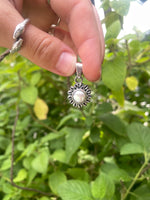 Load image into Gallery viewer, Pearl Cowrie Flower Pendant
