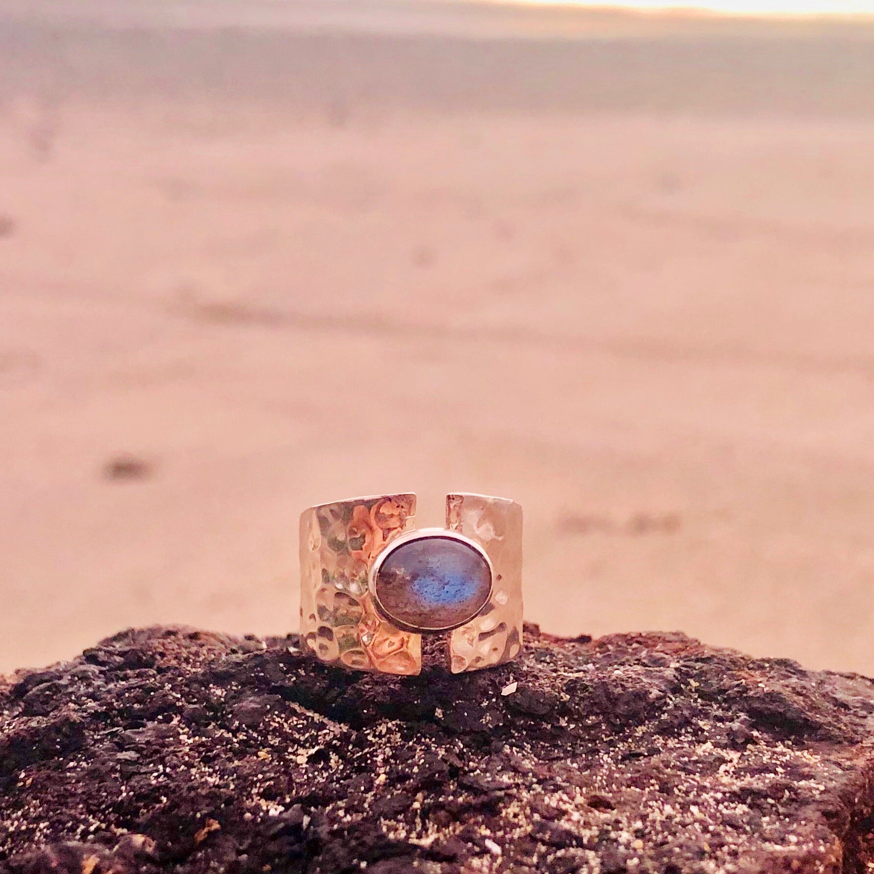 Labradorite Oval Hammered Ring-Jenstones Jewelry